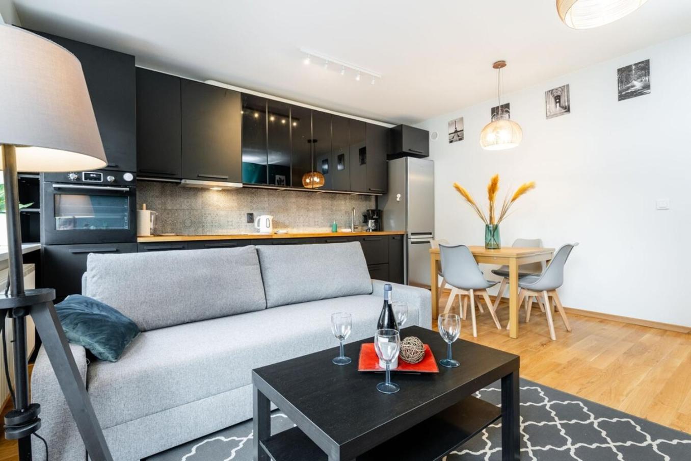 Modern 70M Apartment With Private Garden Metro Βαρσοβία Εξωτερικό φωτογραφία