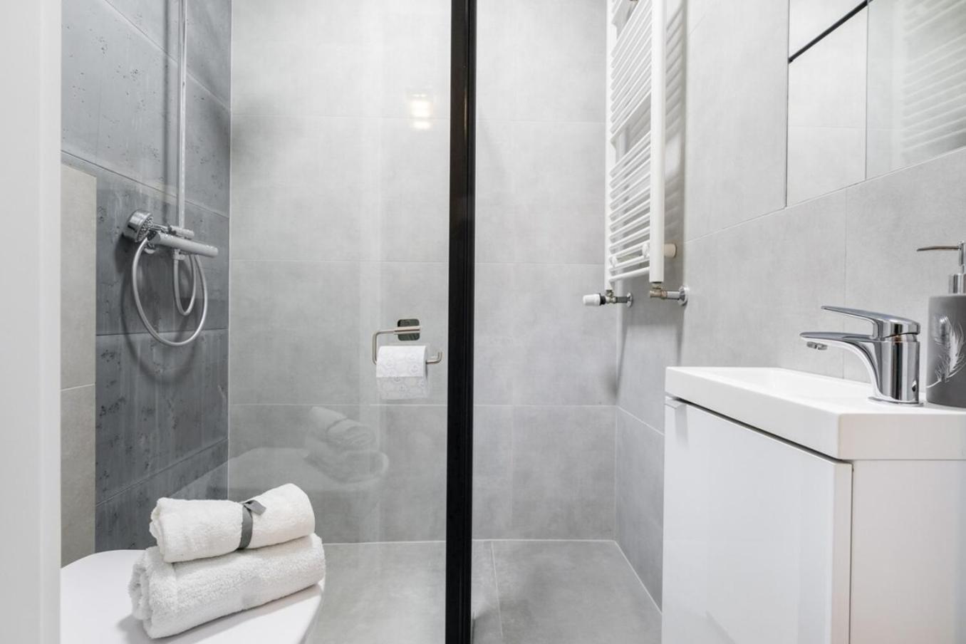 Modern 70M Apartment With Private Garden Metro Βαρσοβία Εξωτερικό φωτογραφία